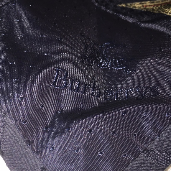 Burberry Tie - Picture 5 of 5